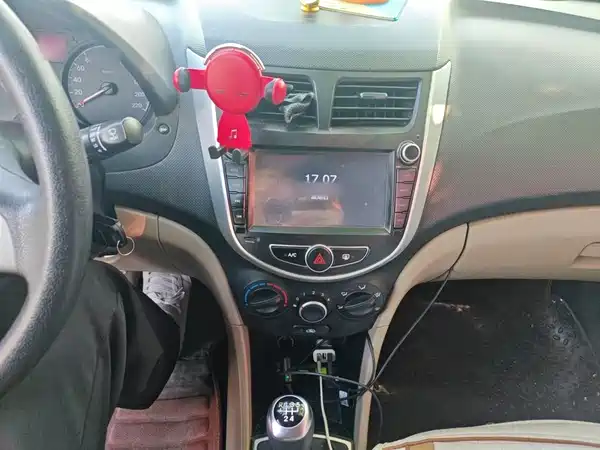 Hyundai Accent 2014
