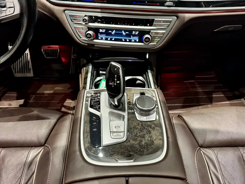 BMW 7 Series 2019 — фото 9