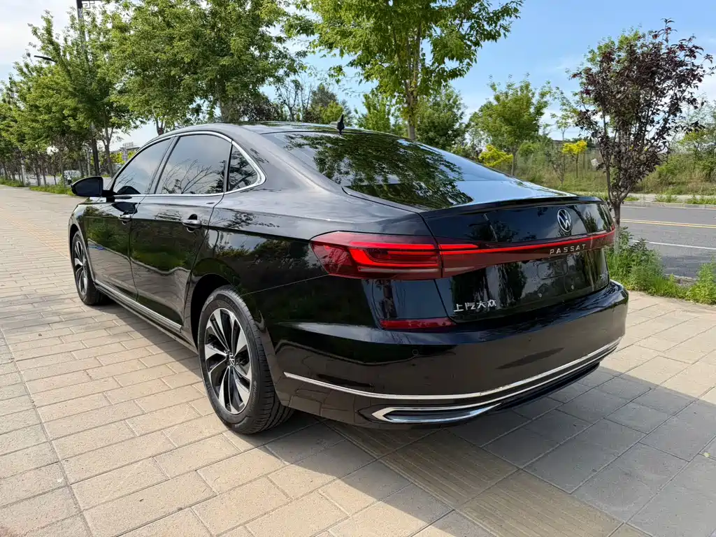 Volkswagen Passat 2023