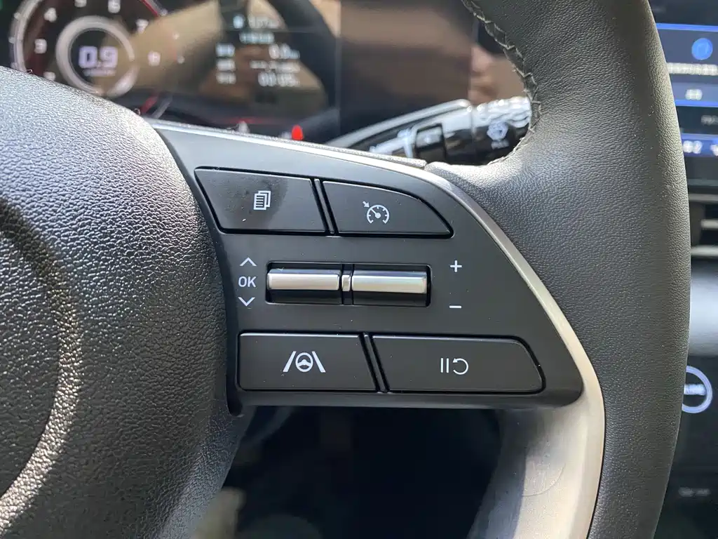 Hyundai Elantra 2022 — фото 12