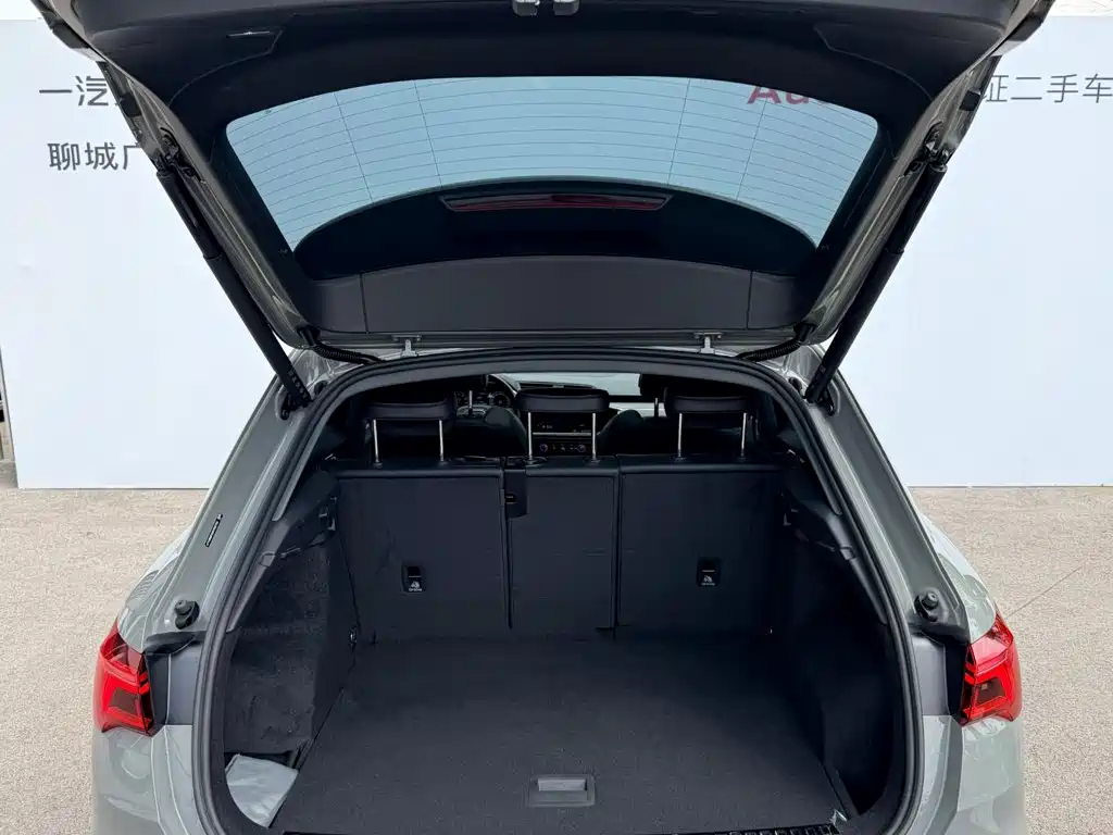 Audi Q3 2025 — фото 10
