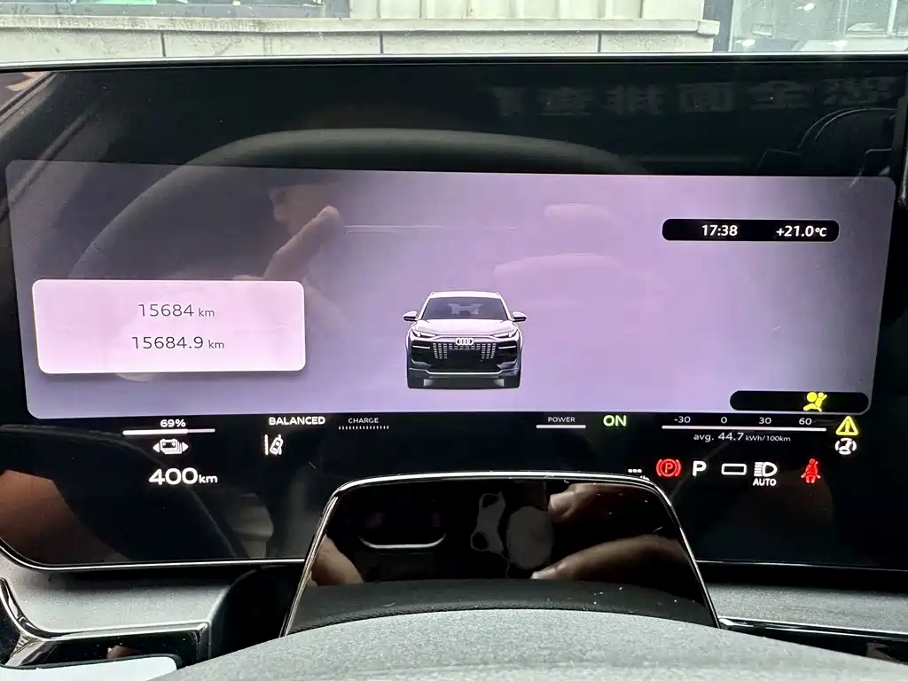 Audi Q6L e-tron 2025 — фото 16