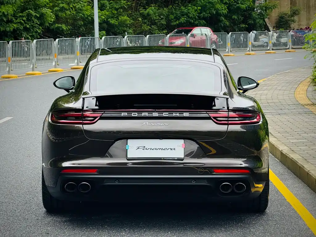Porsche Panamera 2017 — фото 27