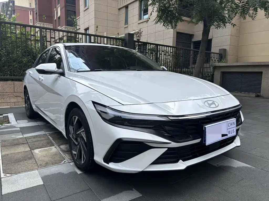 Hyundai Elantra 2023