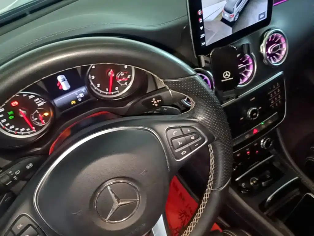 Mercedes-Benz GLA 2018 — фото 14