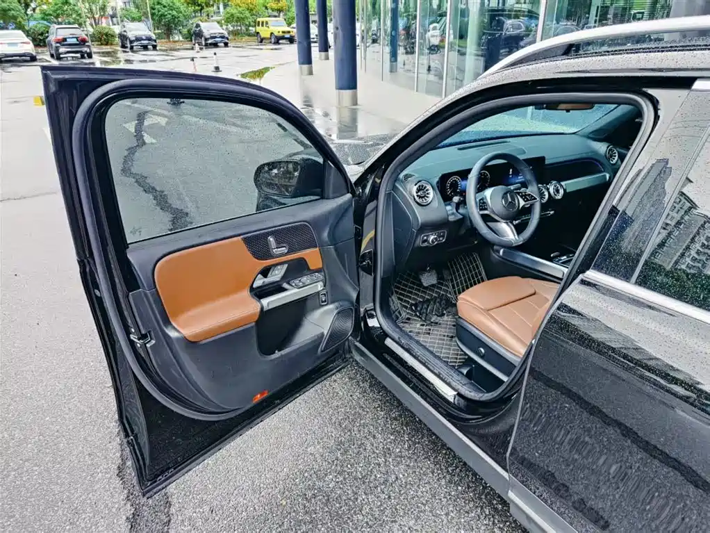 Mercedes-Benz GLB 2025 — фото 13