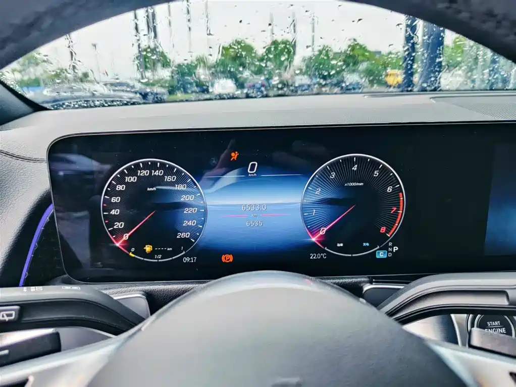 Mercedes-Benz GLB 2025 — фото 12