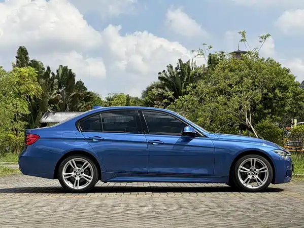BMW 3 Series 2019
