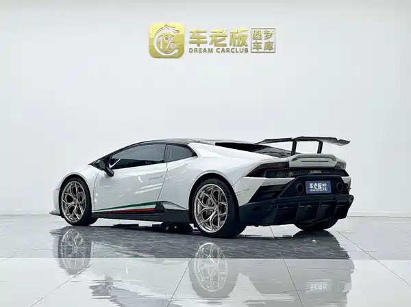 Lamborghini Huracan 2022