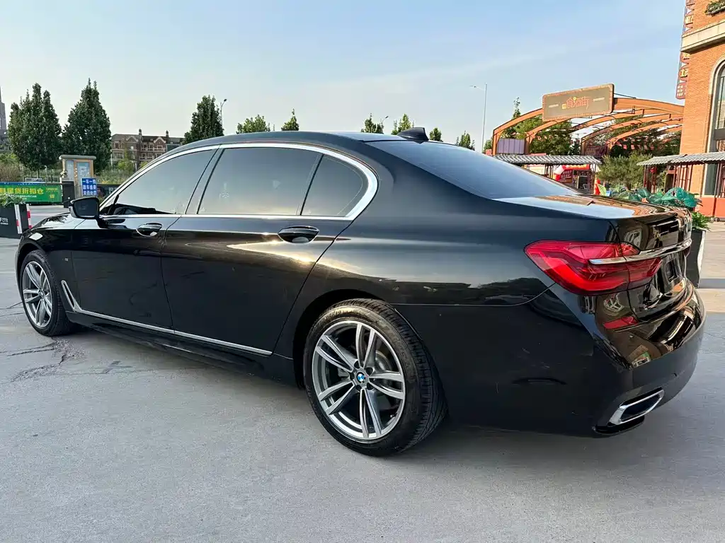 BMW 7 Series 2018 — фото 5