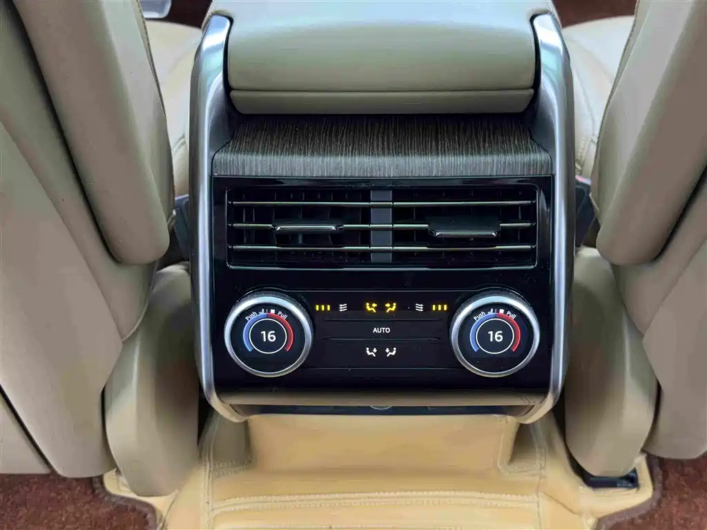 Land Rover Range Rover 2023 — фото 14