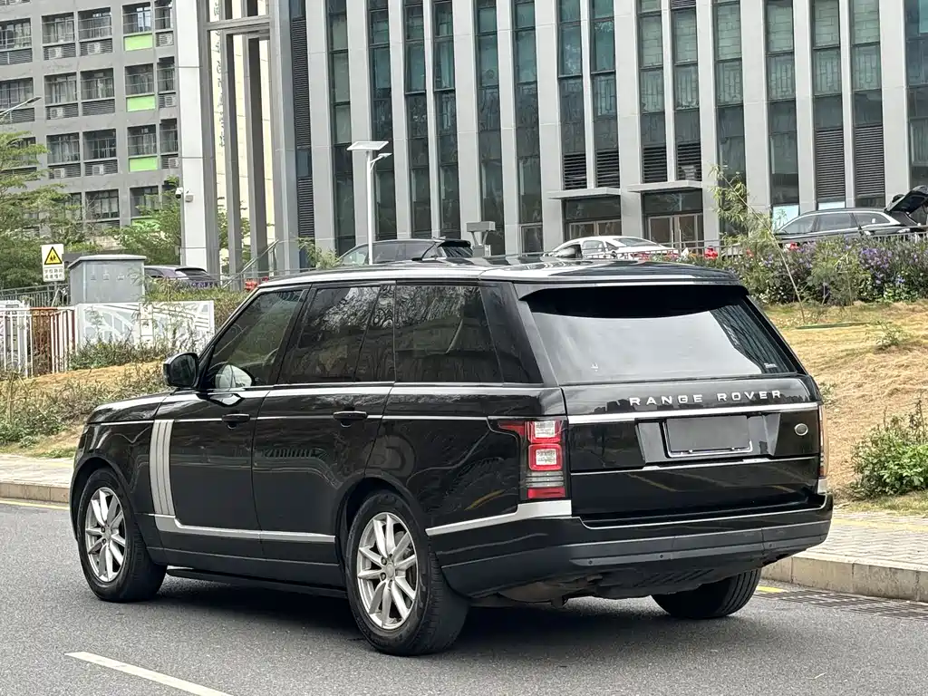 Land Rover Range Rover 2018 — фото 18