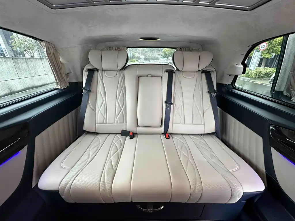 Mercedes-Benz Vito 2022 — фото 13