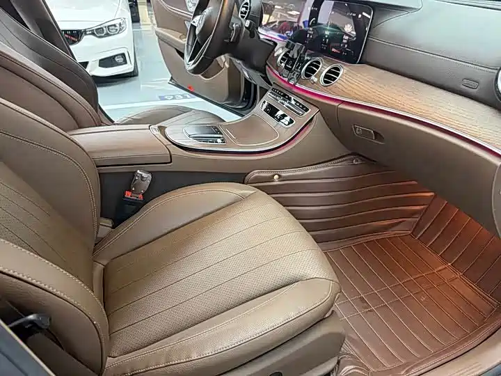 Mercedes-Benz E-Class 2022 — фото 14