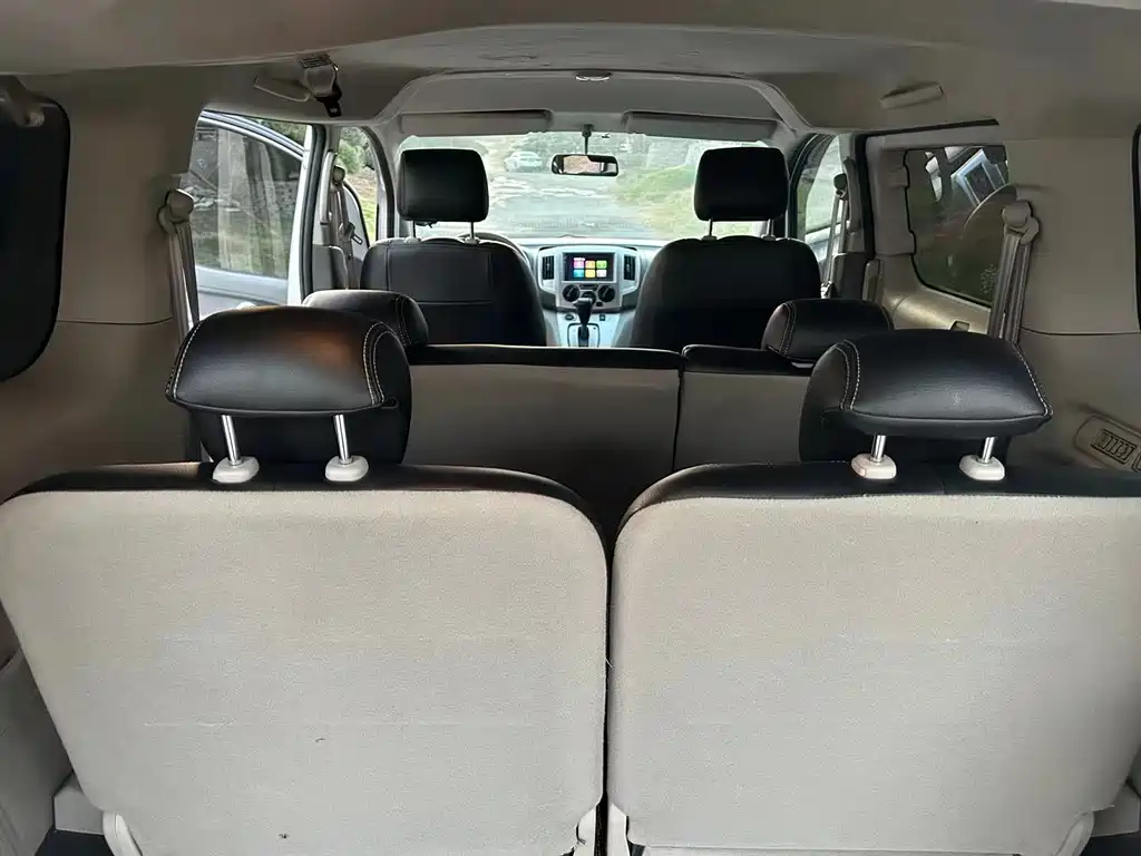 Nissan NV200 2018 — фото 5