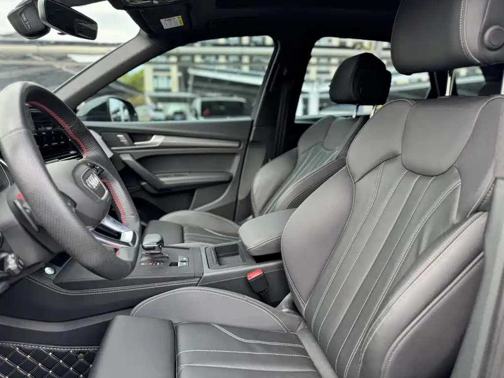 Audi Q5L 2023 — фото 11