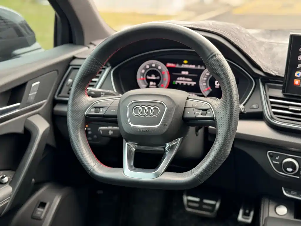 Audi Q5L 2023 — фото 19
