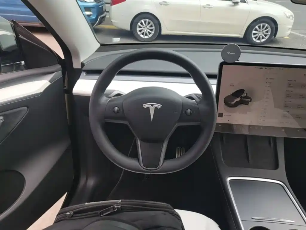 Tesla Model Y 2023 — фото 11