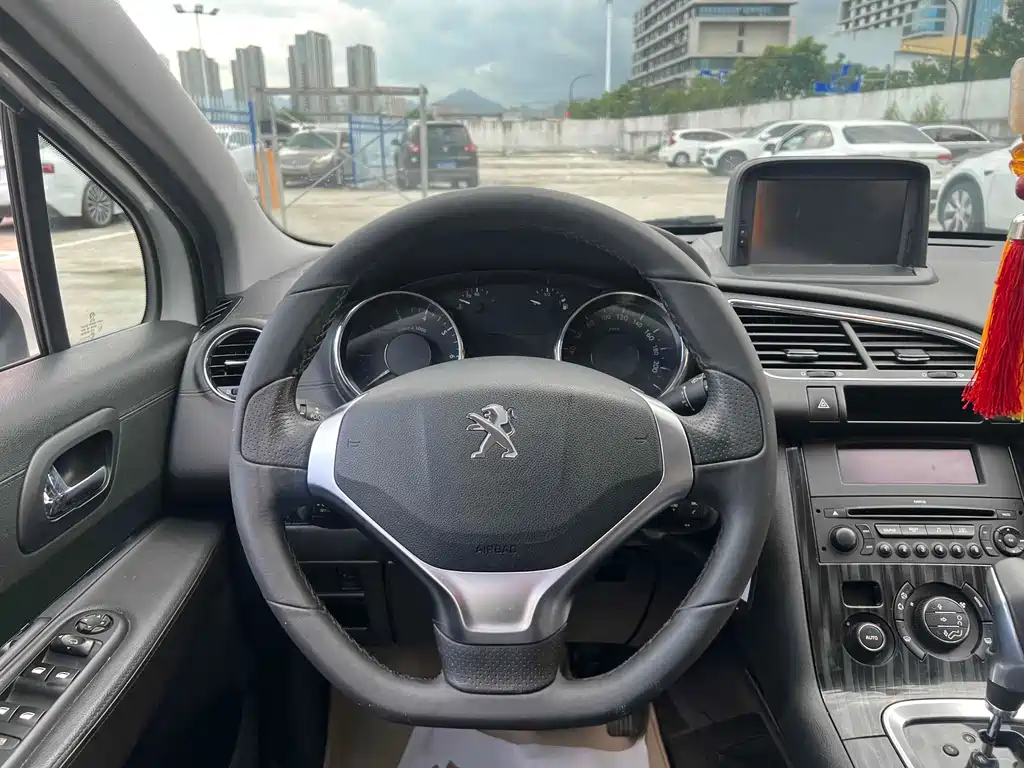 Peugeot 3008 2015 — фото 10
