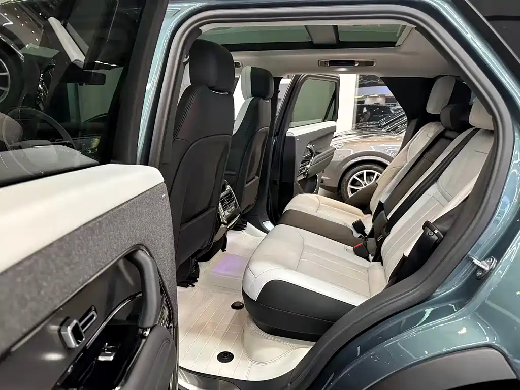 Land Rover Sport 2024