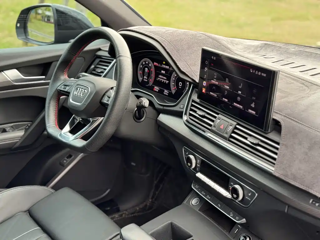 Audi Q5L 2023 — фото 20