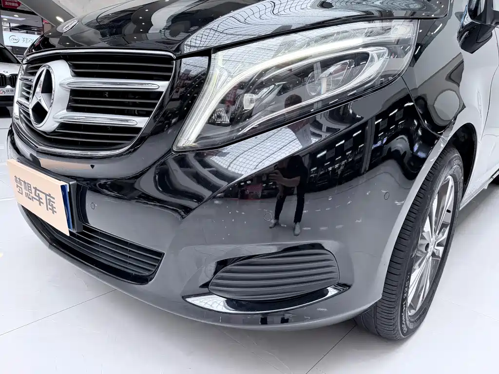 Mercedes-Benz V-Class 2019 — фото 8