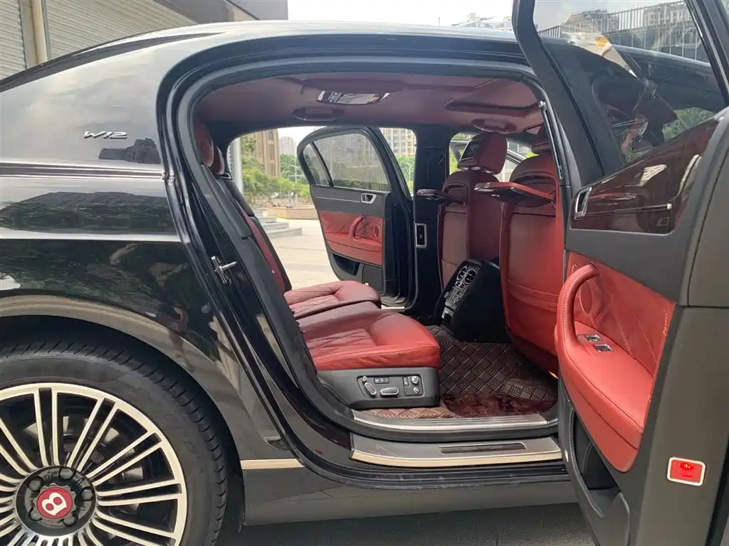 Bentley Flying Spur 2013 — фото 10