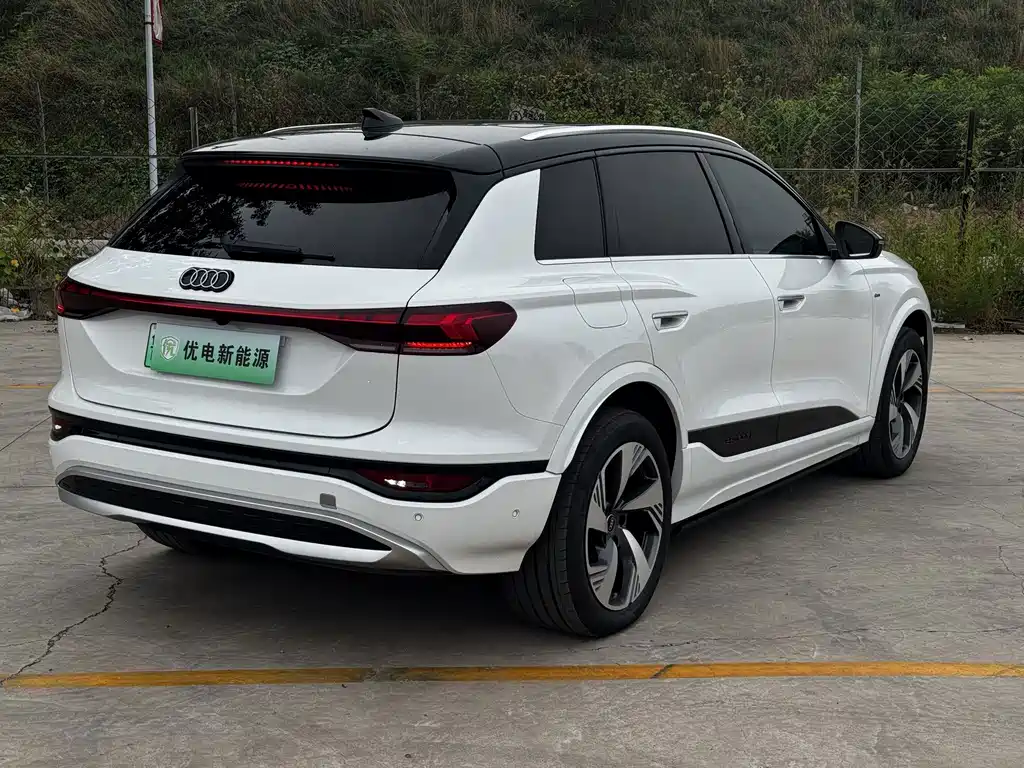 Audi Q6L E-Tron 2025 — фото 8