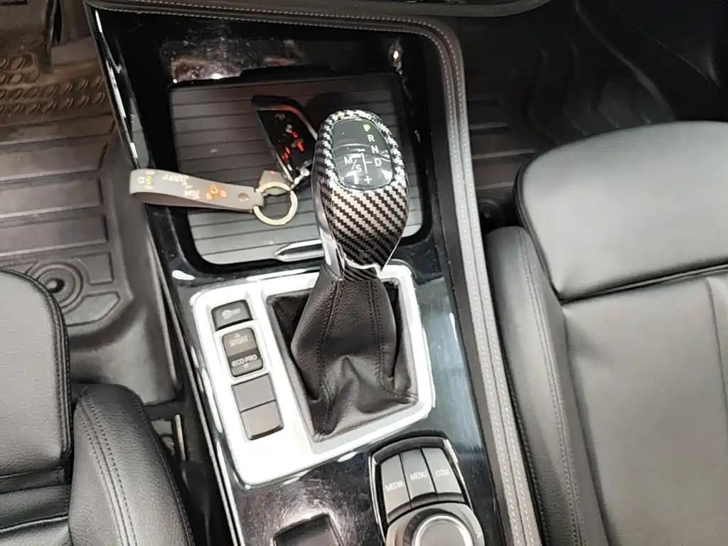 BMW 1 Series 2018 — фото 14