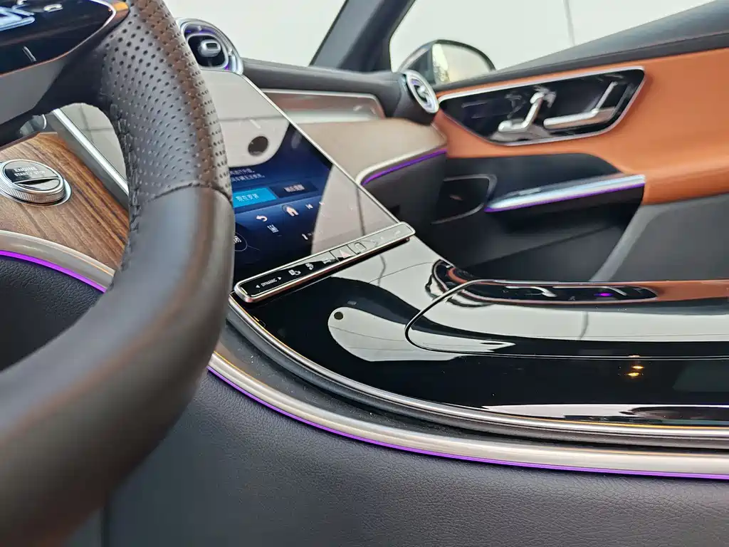 Mercedes-Benz GLC EV 2024 — фото 9