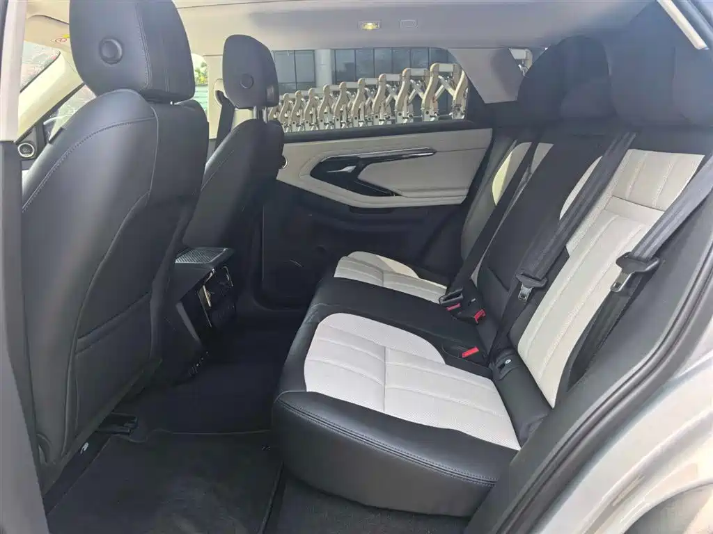 Land Rover Range Rover Evoque 2024 — фото 12