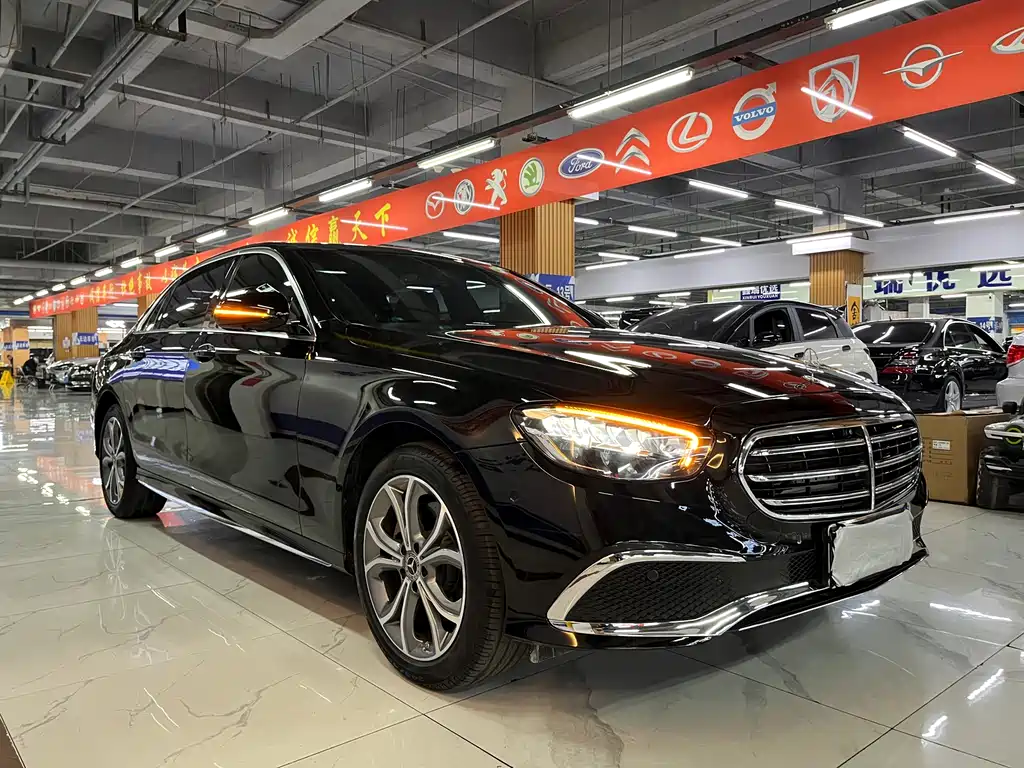 Mercedes-Benz E-Class 2022 — фото 6