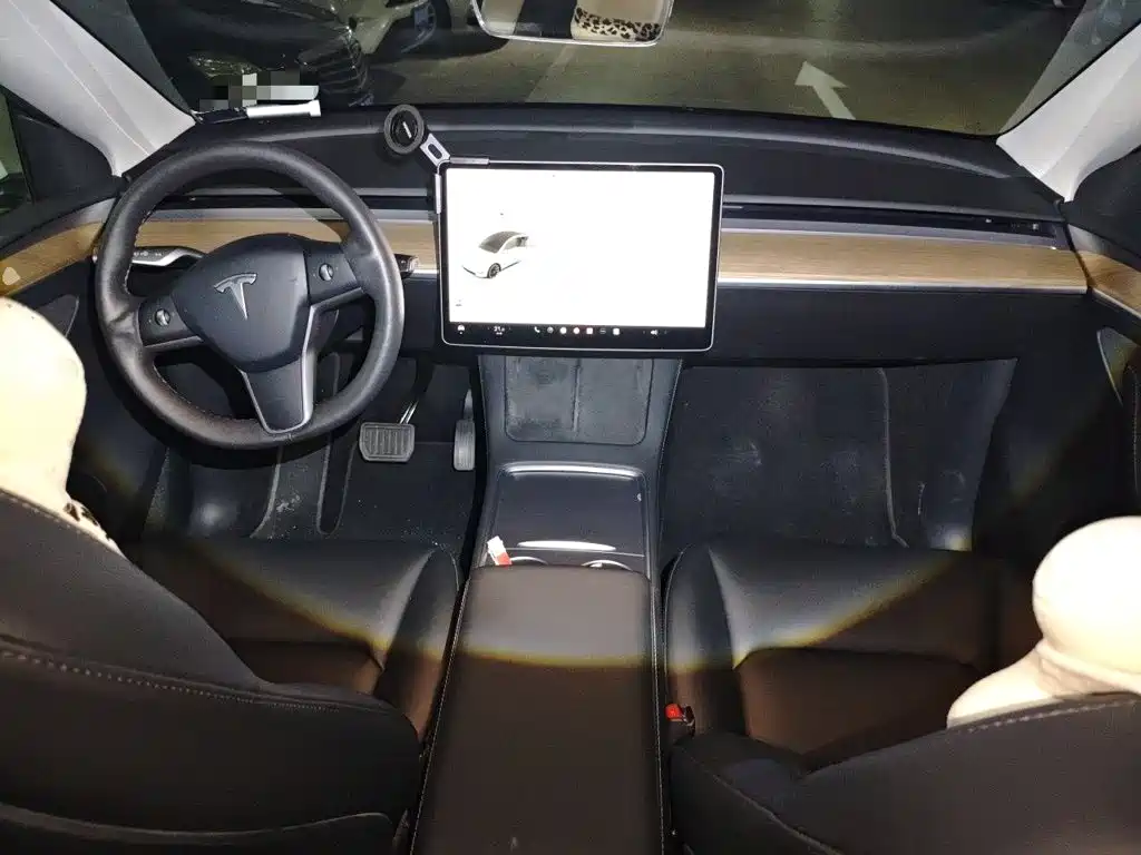 Tesla Model Y 2021 — фото 13
