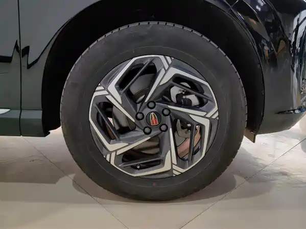 Hongqi HS3 2023