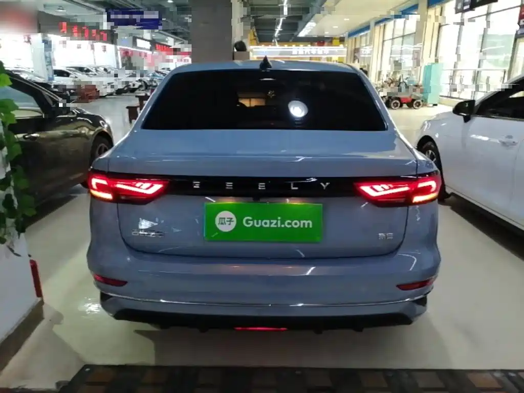 Geely Emgrand 2024