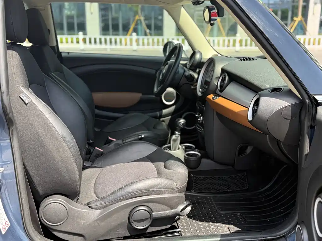 MINI MINI 2011