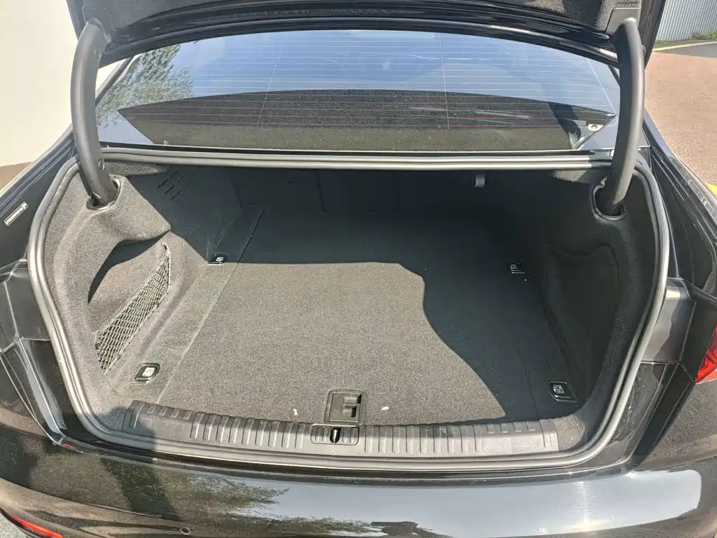 Audi A6L 2023 — фото 6