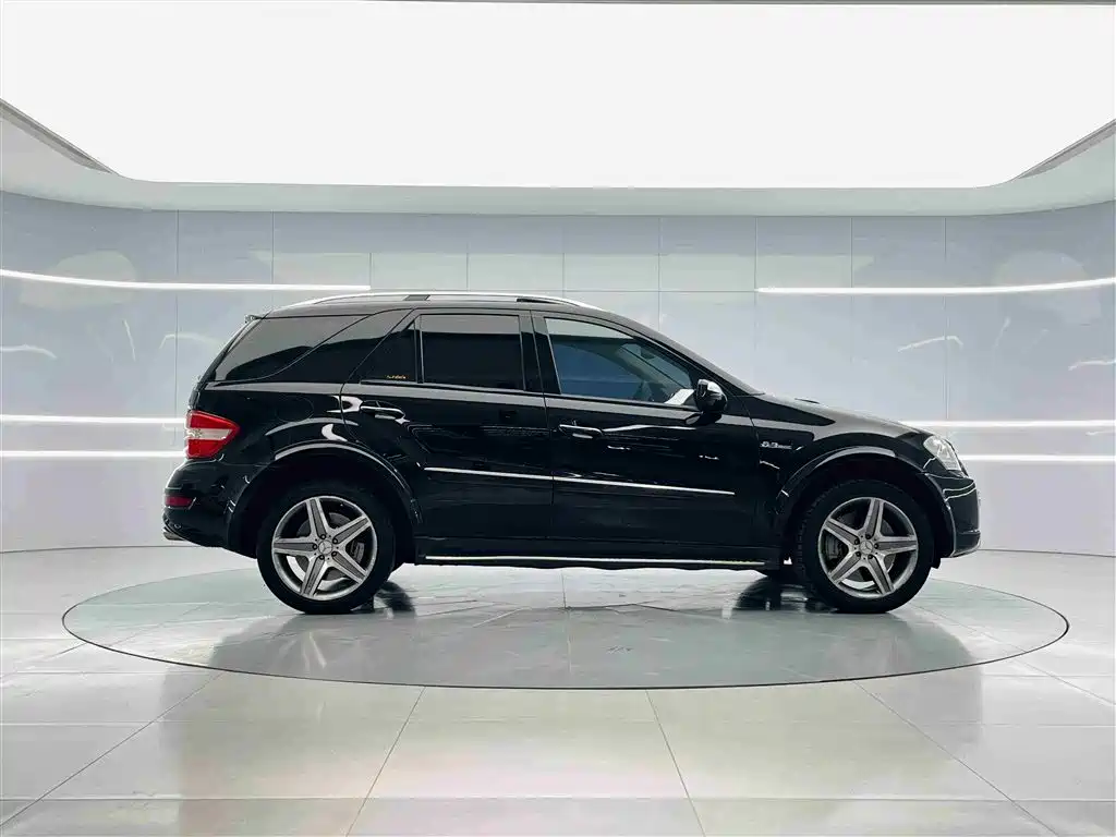 Mercedes-Benz M-Class AMG 2010 — фото 4