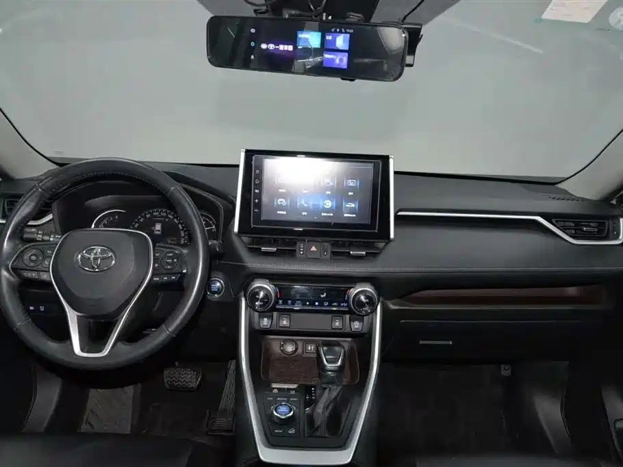 Toyota RAV4 2019 — фото 12