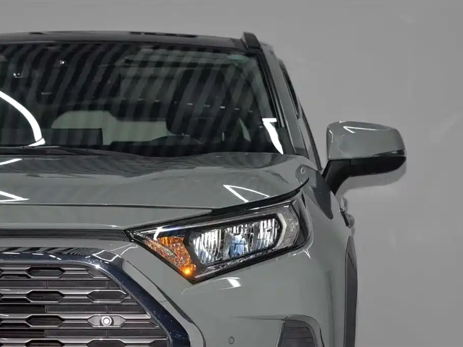 Toyota RAV4 2019 — фото 4