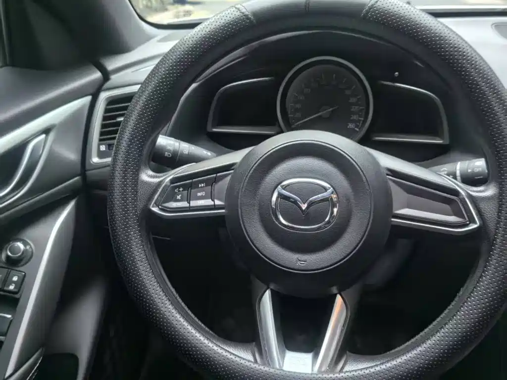 Mazda CX-4 2017 — фото 14