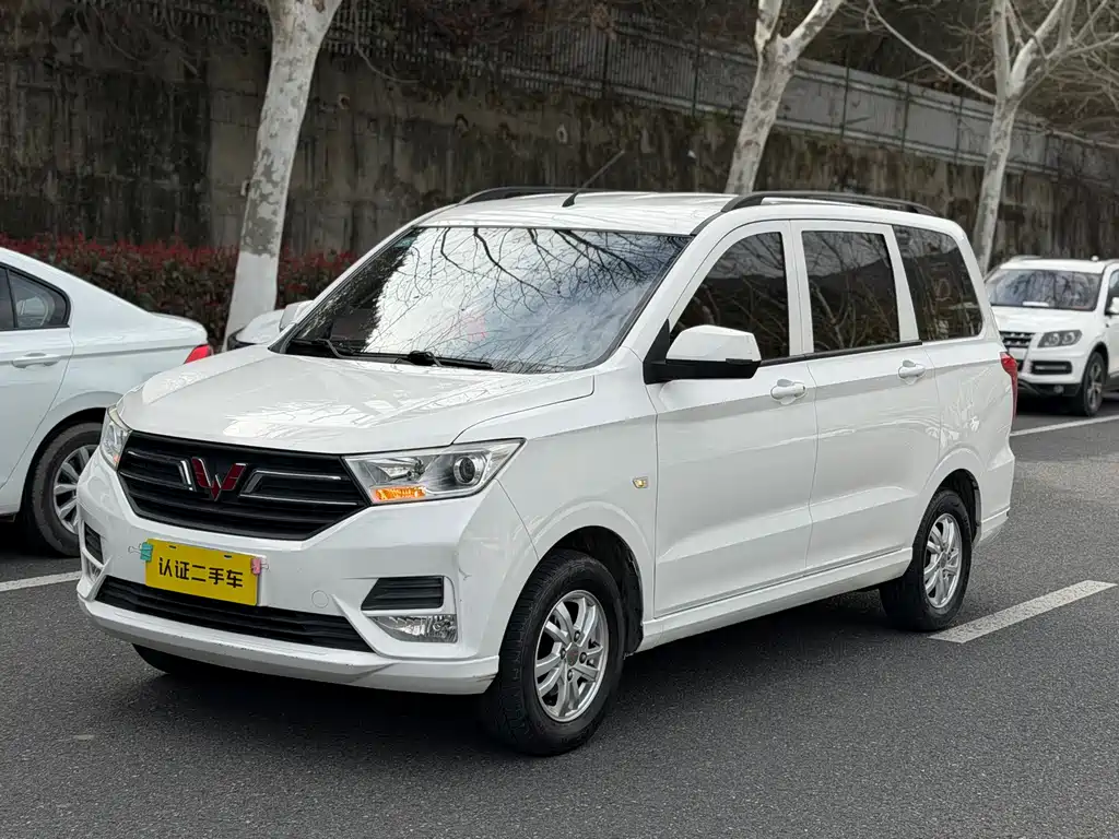 Wuling Hongguang 2019 — фото 1