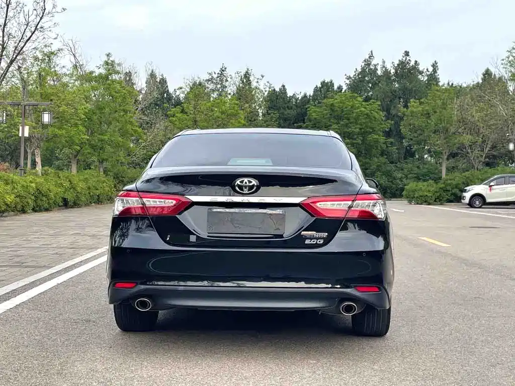 Toyota Camry 2021 — фото 4