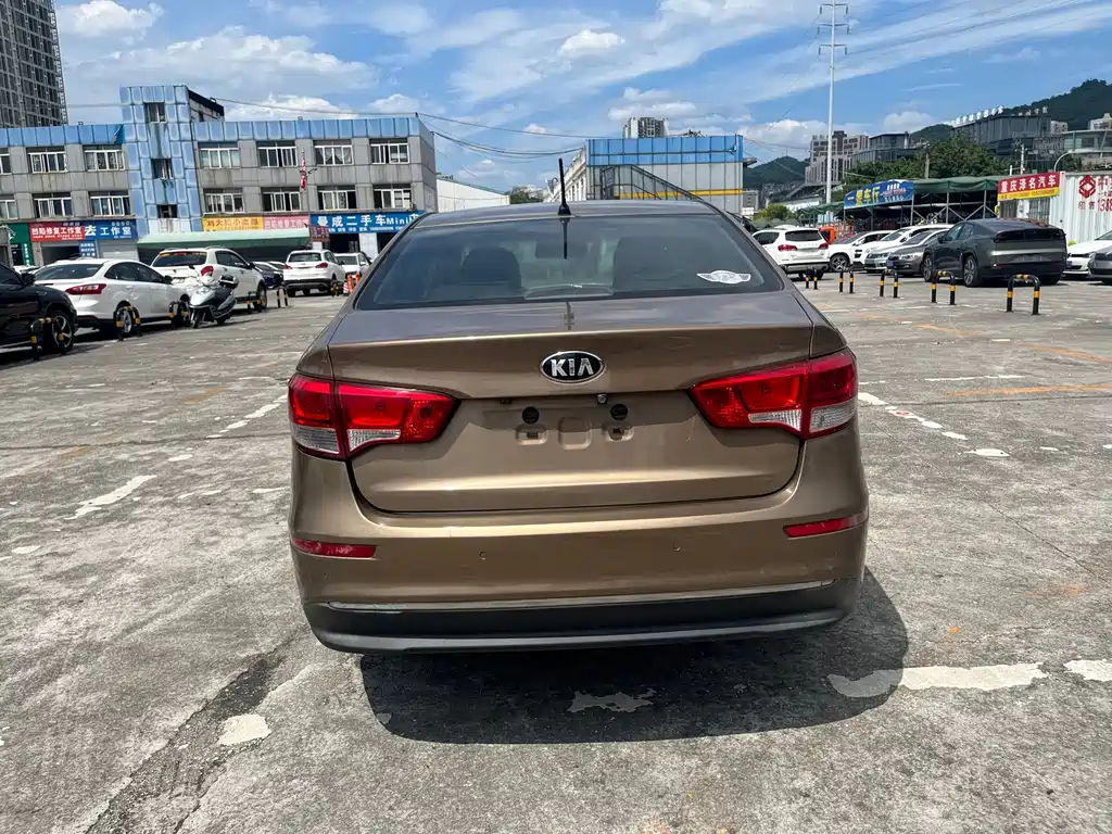 Kia K2 2015 — фото 10