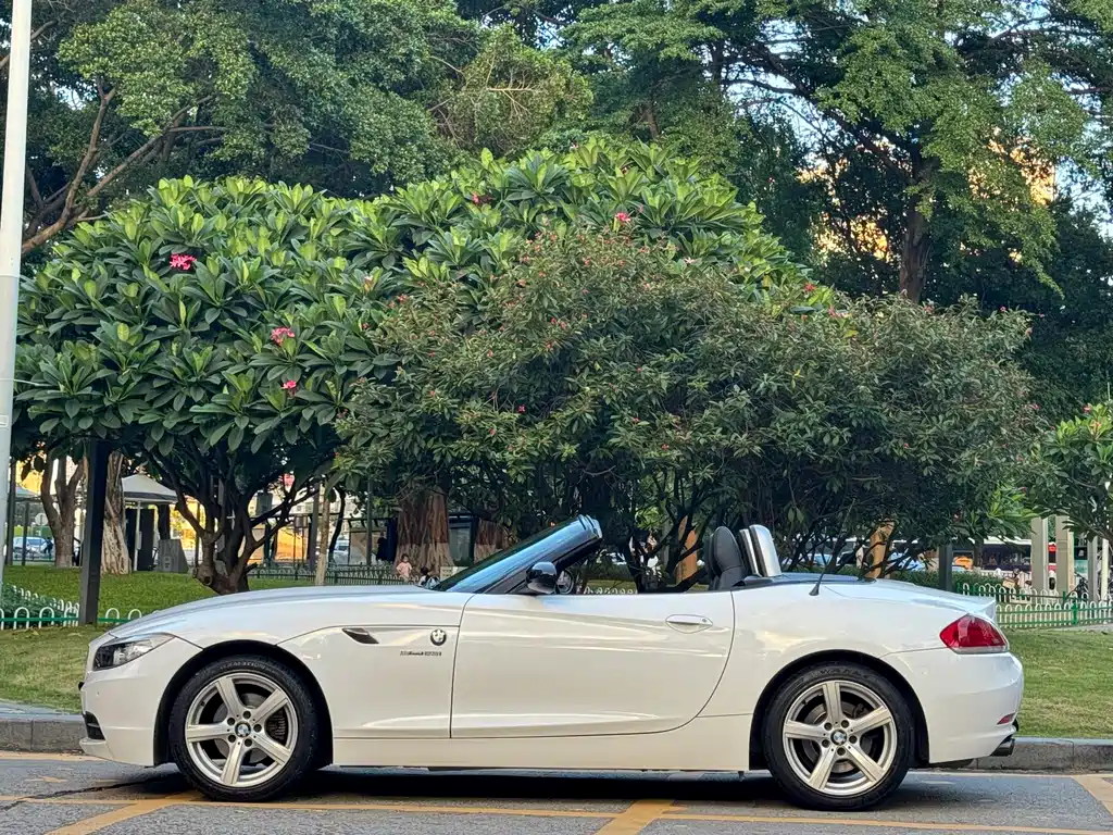 BMW Z4 2011 — фото 15