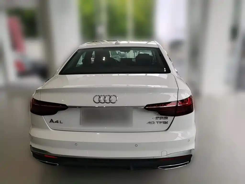 Audi A4L 2023 — фото 8