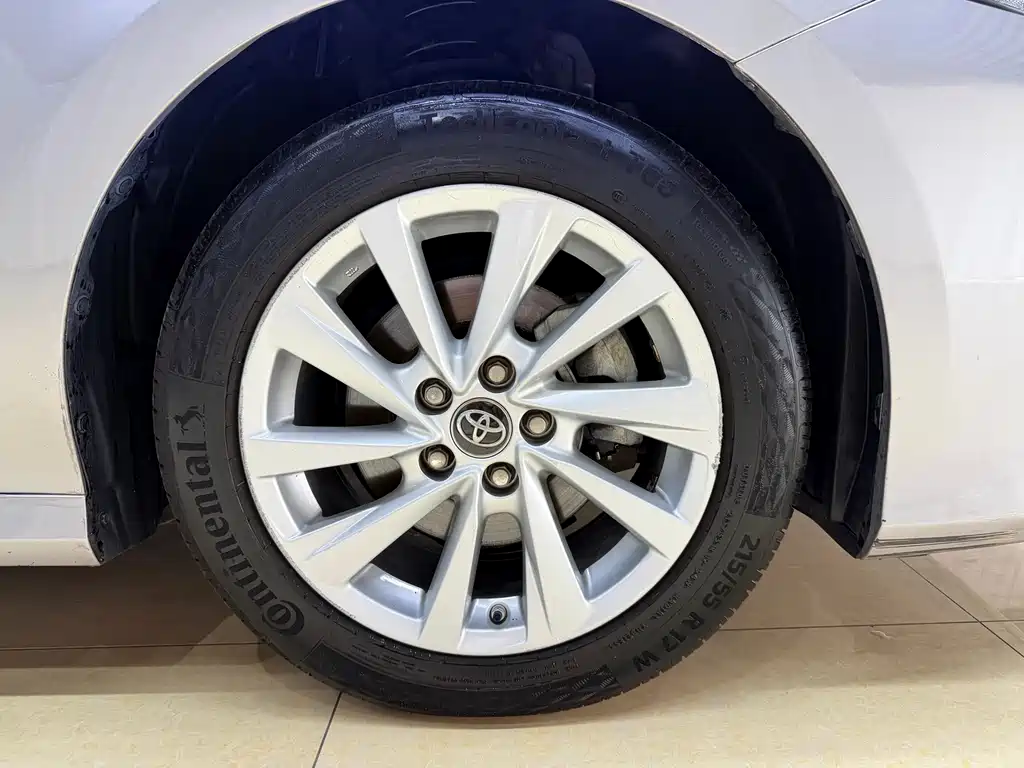 Toyota Camry 2022 — фото 16