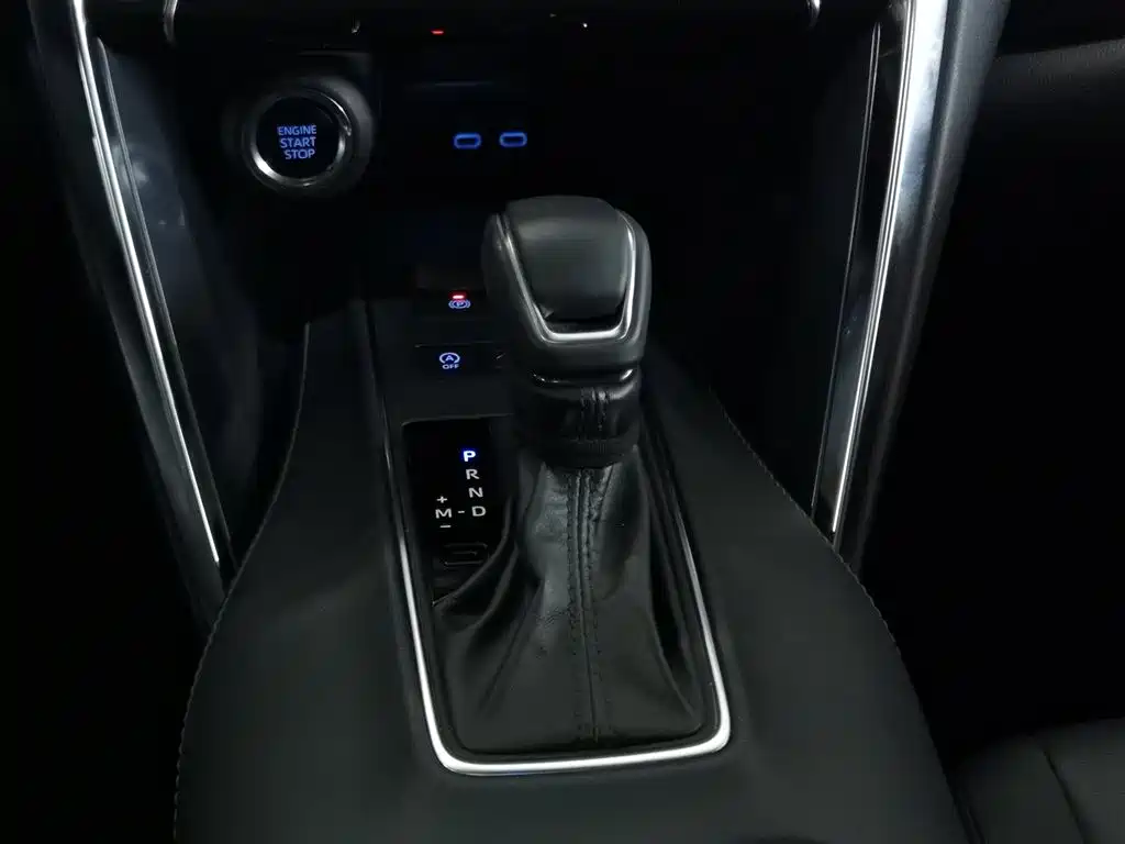 Toyota Venza 2022 — фото 13