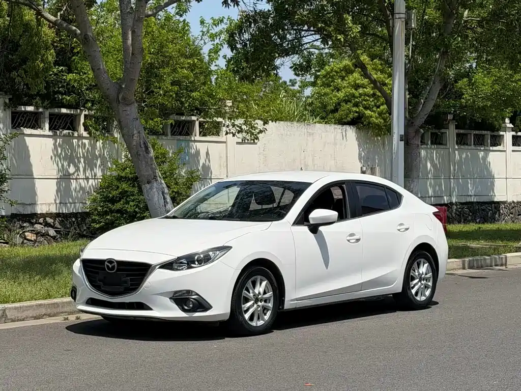 Mazda 3 Axela 2015 — фото 1