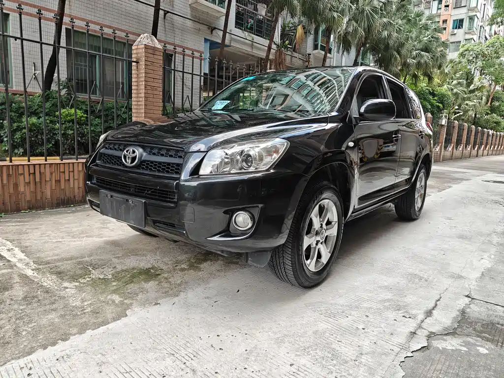 Toyota RAV4 2011